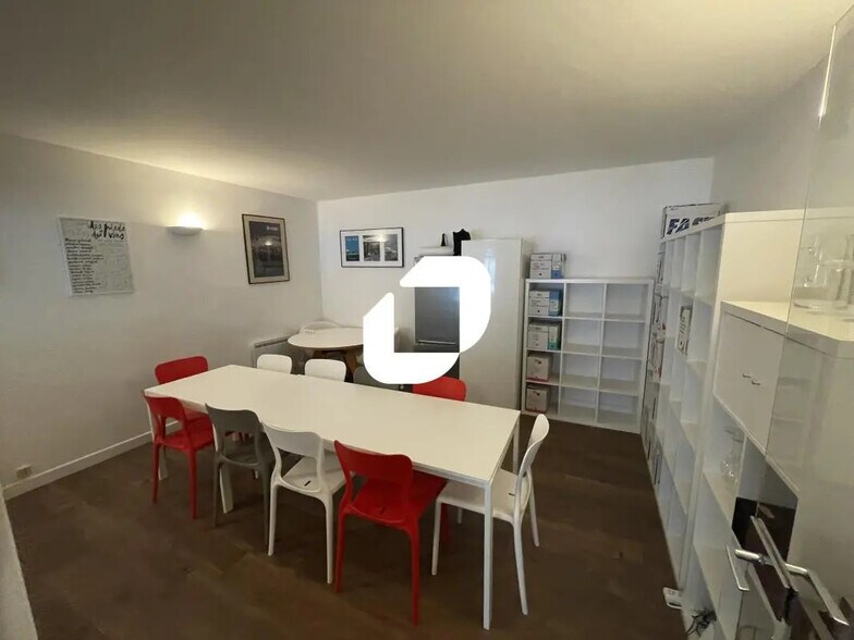 7 Rue Des Templiers, Reims for sale - Building Photo - Image 3 of 9