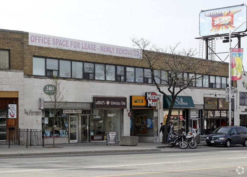 2453-2469 Bloor St W, Toronto, ON à louer - Photo du bâtiment - Image 2 de 10