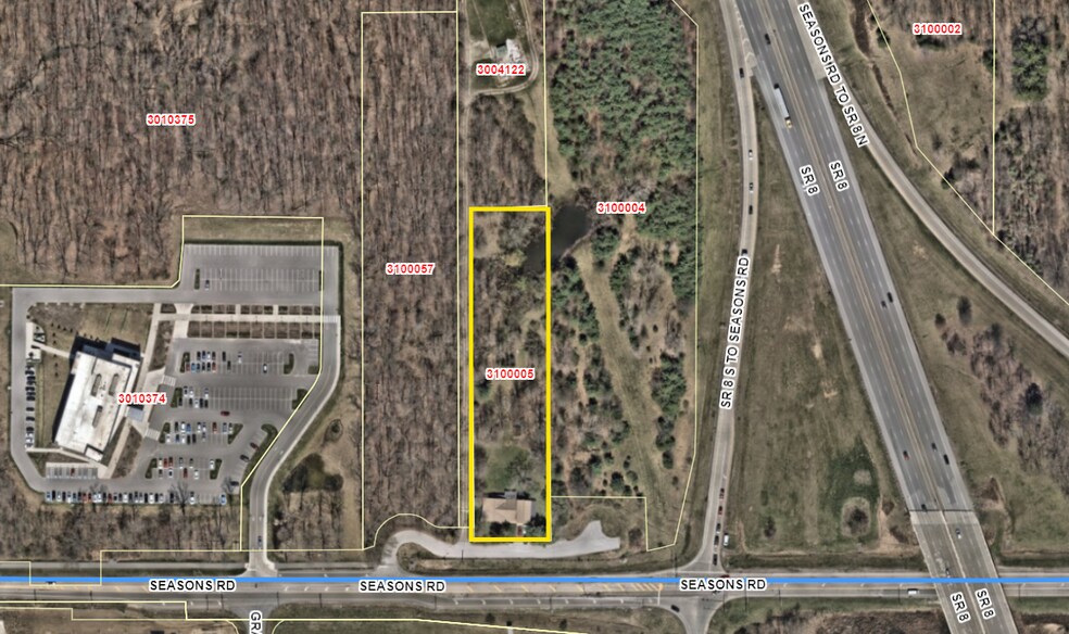 271 Seasons Rd, Cuyahoga Falls, OH for sale - Primary Photo - Image 2 of 2