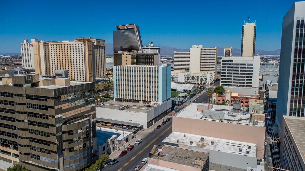 325 S 3rd St, Las Vegas, NV à vendre - Photo du bâtiment - Image 2 de 4