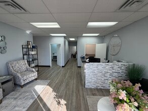 380-392 E Sunbridge Dr, Fayetteville, AR à louer Photo intérieure- Image 2 de 16