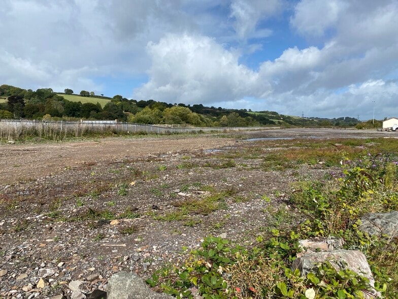 Waggoners Way, Exeter for lease - Building Photo - Image 2 of 3