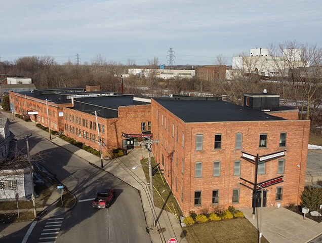 155-175 Rano St, Buffalo, NY à vendre - Photo du bâtiment - Image 1 de 13