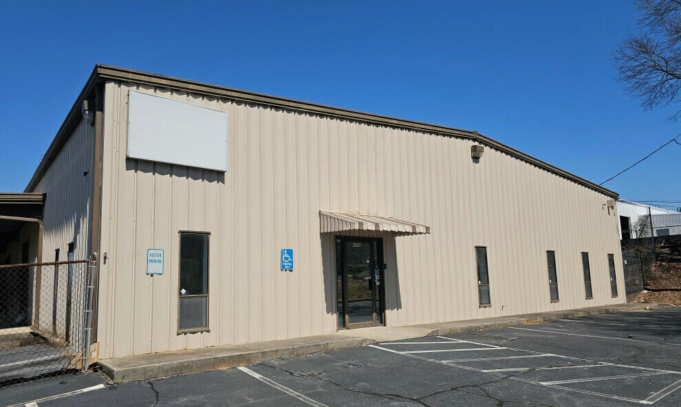 6740 Tribble St, Lithonia, GA for lease Building Photo- Image 1 of 4