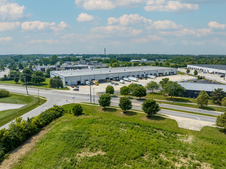 4231-4233 Leap Rd, Hilliard, OH for lease - Building Photo - Image 3 of 16