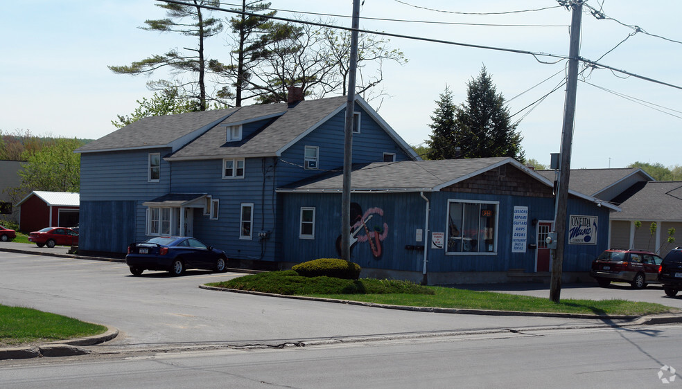 135 Genesee St, Oneida, NY à vendre - Photo principale - Image 1 de 1