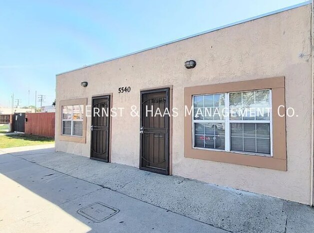 5540 Atlantic Ave, Long Beach, CA à louer - Photo du bâtiment - Image 2 de 16