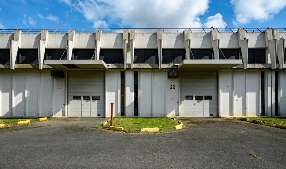 Industriel dans Évry-Courcouronnes à louer - Photo du bâtiment - Image 2 de 11