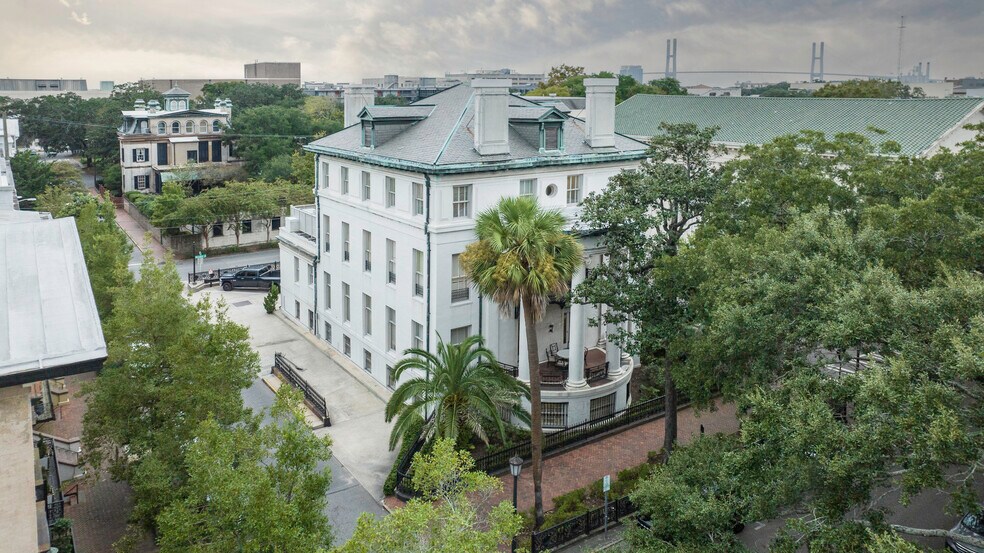17 W McDonough St, Savannah, GA à louer - Photo du bâtiment - Image 2 de 4