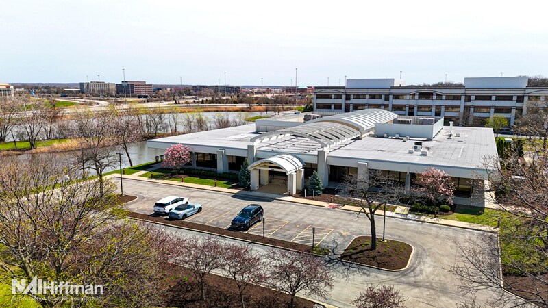 7075 Veterans Blvd, Burr Ridge, IL for lease Building Photo- Image 1 of 10