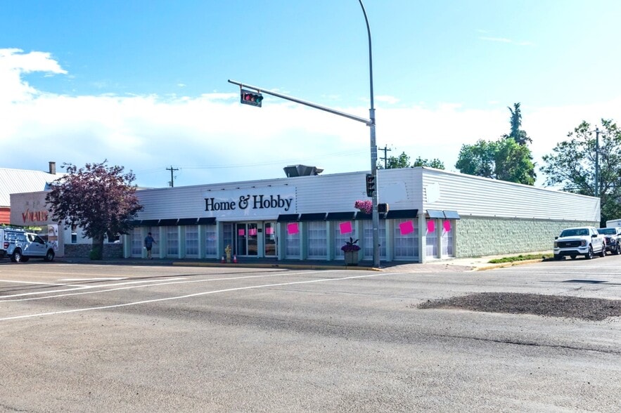 4901 50 st, Stettler, AB for sale - Primary Photo - Image 1 of 1