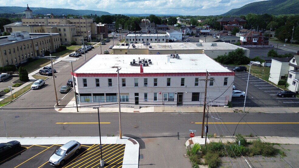 451 Market St, Elmira, NY à vendre - Photo du bâtiment - Image 2 de 30