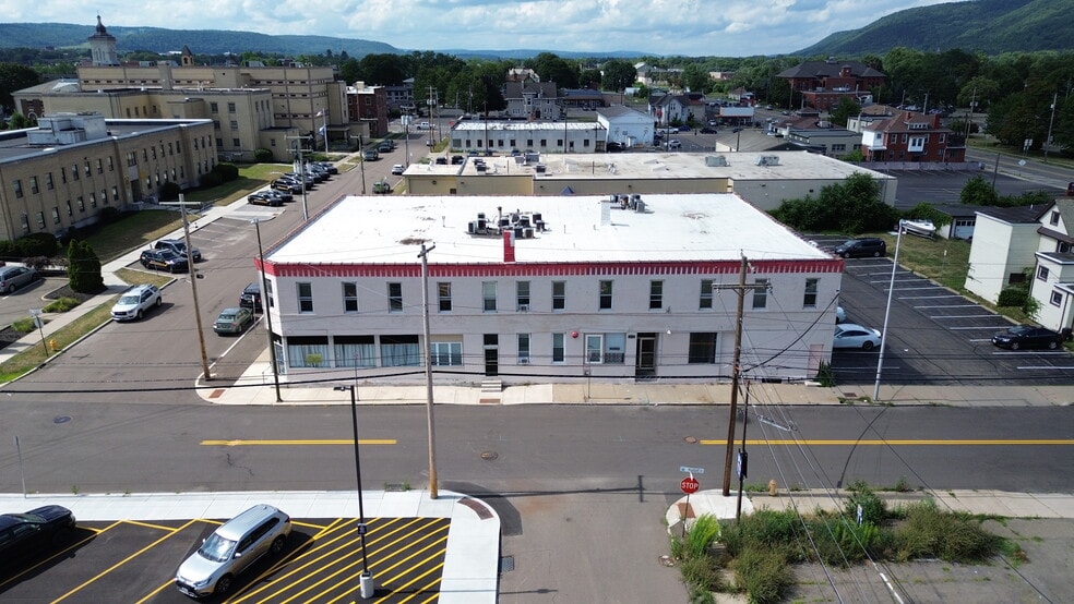 451 Market St, Elmira, NY à vendre - Photo du bâtiment - Image 2 de 30