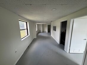 702 W Park Ave, Edgewater, FL for lease Interior Photo- Image 2 of 14