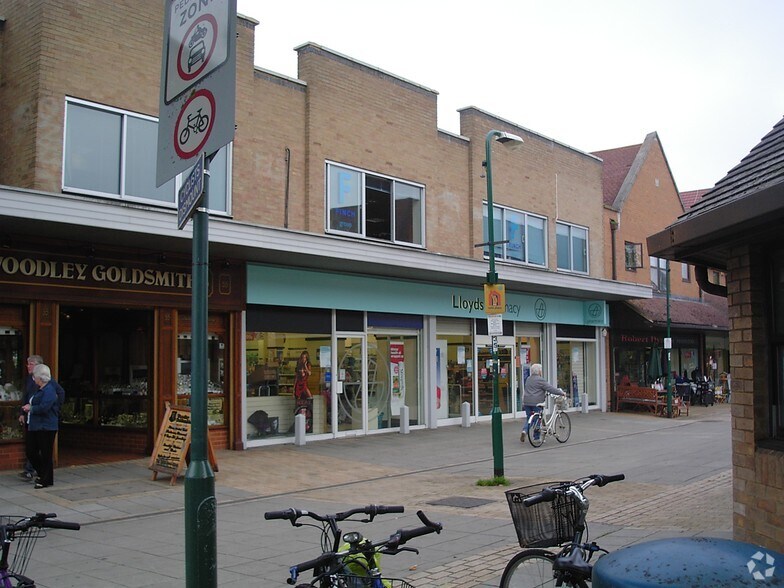 53A Crockhamwell Rd, Reading à louer - Photo du bâtiment - Image 2 de 2