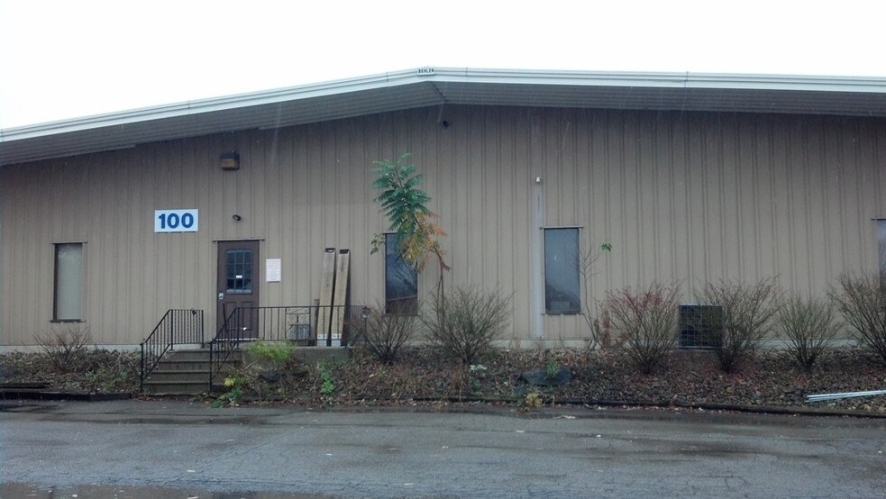 100 Marland Dr, Mars, PA for lease - Primary Photo - Image 1 of 7