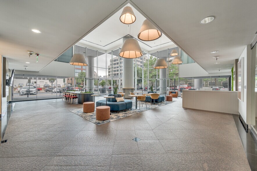 2626 Cole Ave, Dallas, TX à louer - Photo intérieure - Image 3 de 23