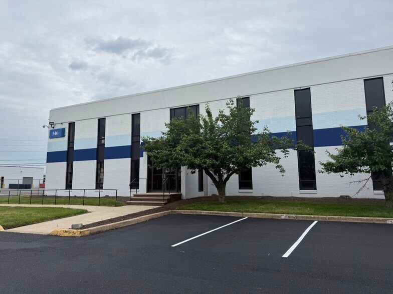 140 Kero Rd, Carlstadt, NJ for lease - Building Photo - Image 2 of 7