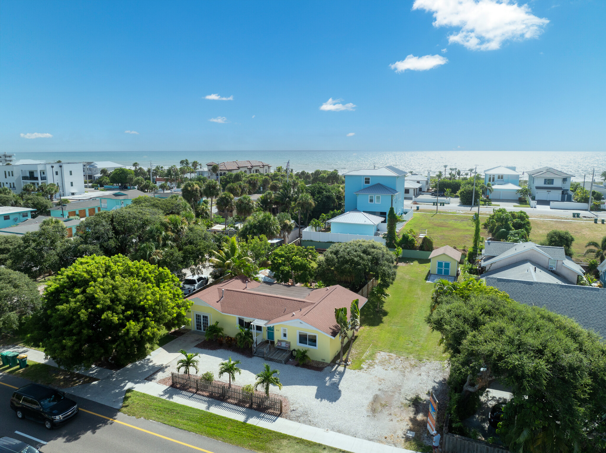 217 S Orlando Ave, Cocoa Beach, FL à vendre Photo principale- Image 1 de 1