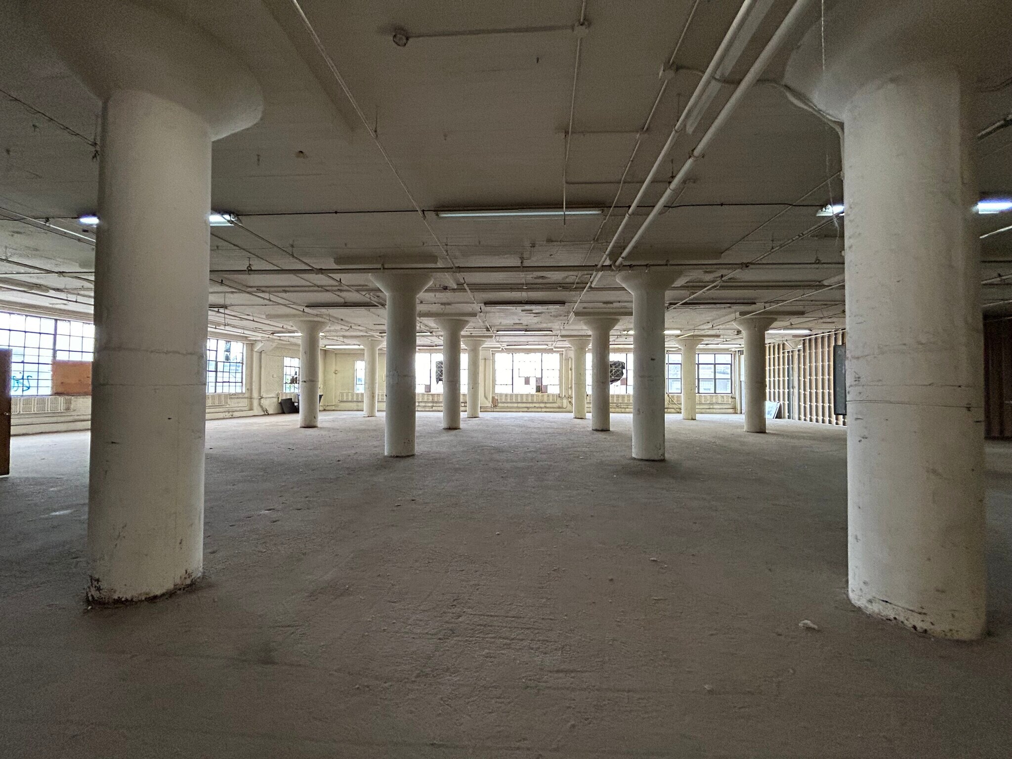 401-435 N Western Ave, Chicago, IL for lease Interior Photo- Image 1 of 18