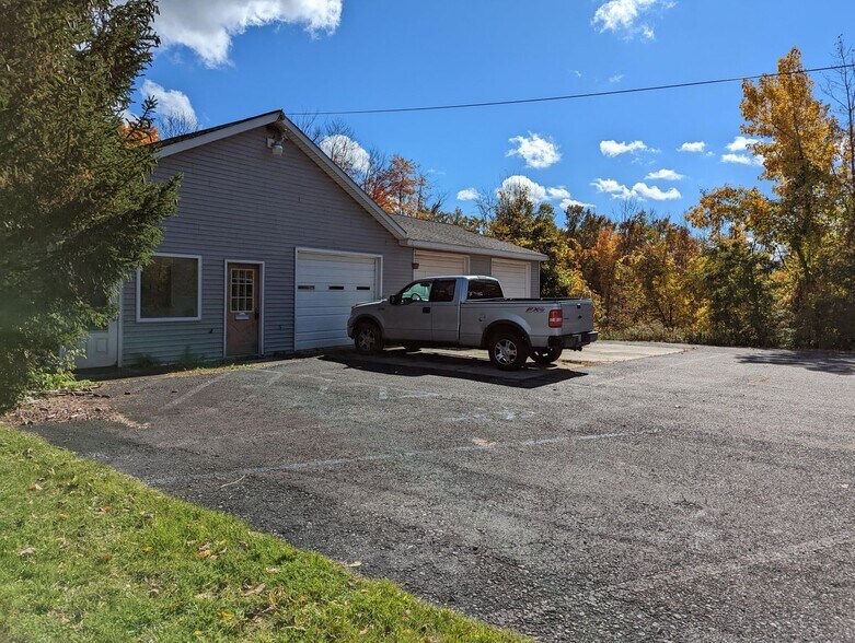 211 Oakwood Ave, Troy, NY à louer - Photo du bâtiment - Image 2 de 11