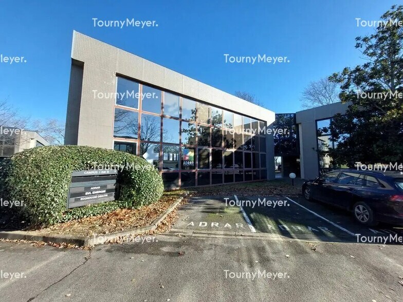 Office in Toulouse for lease - Building Photo - Image 1 of 6