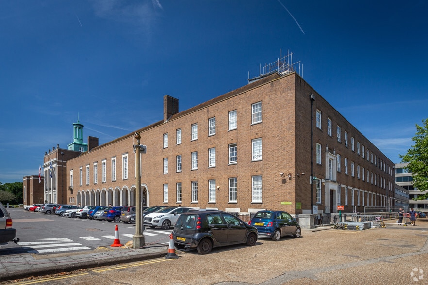 Pegs Ln, Hertford à louer - Photo du bâtiment - Image 2 de 4