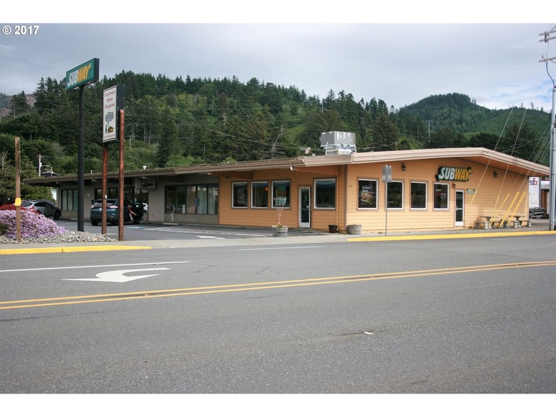 29545 Ellensburg Ave, Gold Beach, OR for sale - Primary Photo - Image 1 of 1