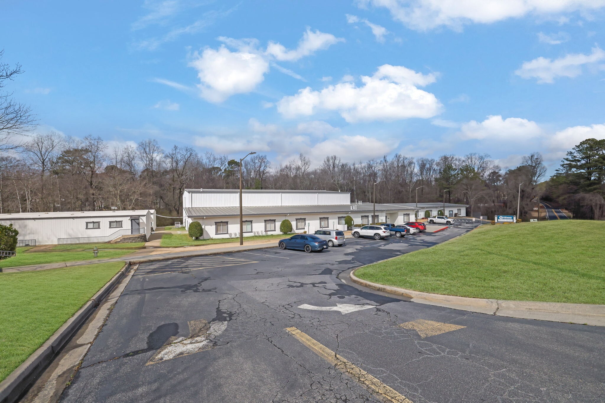 1370 Lockhart Dr, Kennesaw, GA à louer Photo du bâtiment- Image 1 de 15