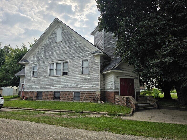 103 Pearl St, Thornburg, IA à vendre - Photo du bâtiment - Image 2 de 18