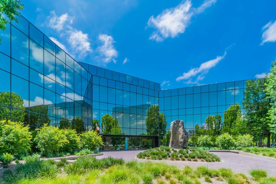 4343 Von Karman Ave, Newport Beach, CA à louer - Photo du bâtiment - Image 1 de 15