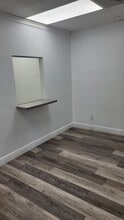 333 17th St, Vero Beach, FL for lease Lobby- Image 2 of 6