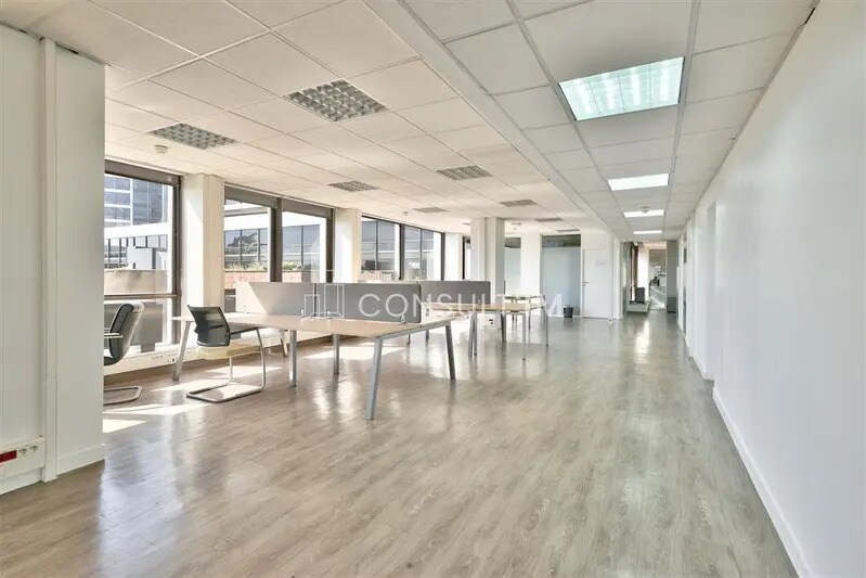 Office in Saint-Cloud for lease Interior Photo- Image 1 of 8