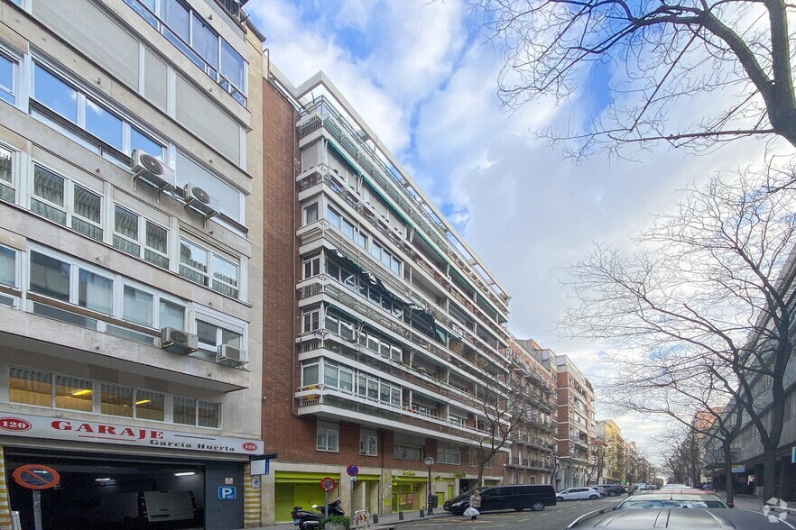 Multifamily in Madrid, MAD for sale - Building Photo - Image 2 of 2