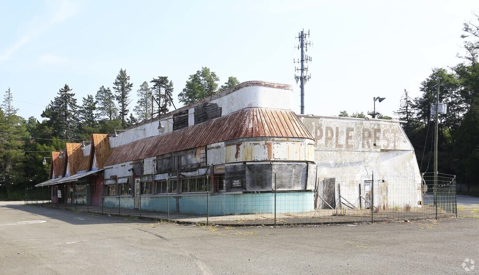 974 Route 17, Southfields, NY à vendre - Photo du bâtiment - Image 3 de 23