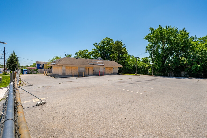 4857 Marlboro Pike, Capitol Heights, MD à vendre - Photo du bâtiment - Image 2 de 6