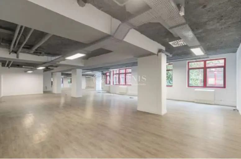 Office in Paris for sale Building Photo- Image 1 of 11