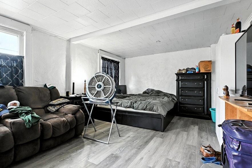 110-114 W Grand River Ave, Webberville, MI à vendre - Photo du bâtiment - Image 2 de 32