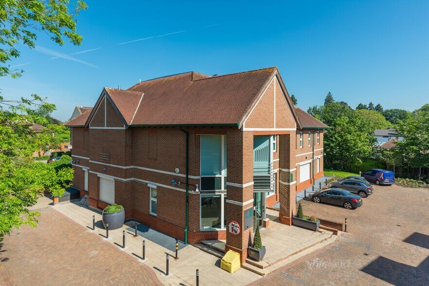 43-47 London St, Chertsey à louer - Photo du bâtiment - Image 2 de 3