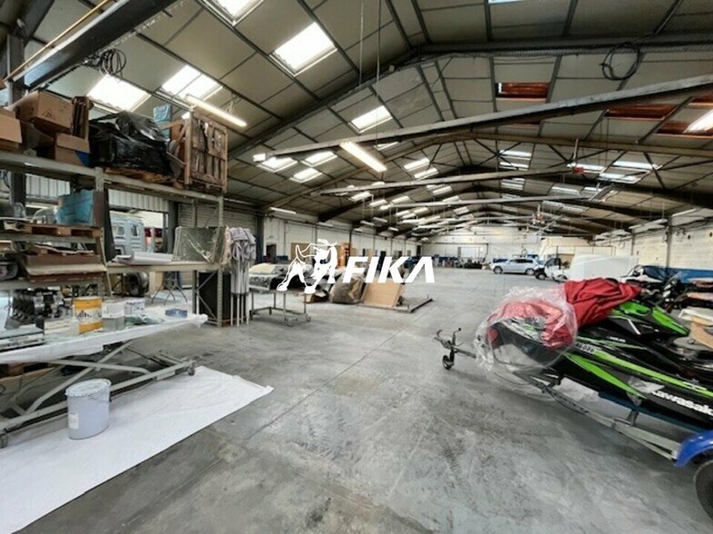 Flex in Muret for sale - Building Photo - Image 3 of 8