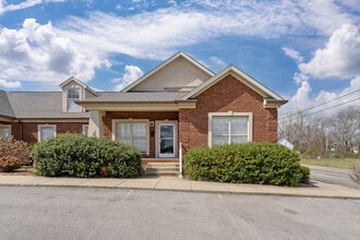 117 E Bryant St, Smithville, TN à louer Photo du bâtiment- Image 2 de 19