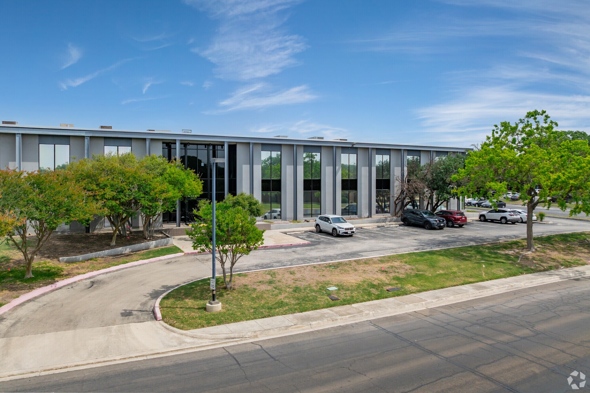 4538 Centerview Dr, San Antonio, TX à louer Photo du bâtiment- Image 1 de 26