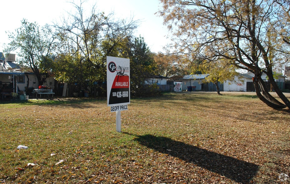 469 E Valeria St, Fresno, CA à vendre - Photo du bâtiment - Image 3 de 5