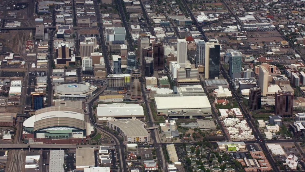 100 N 7th Ave, Phoenix, AZ à vendre - Vidéo aérienne - Image 2 de 18