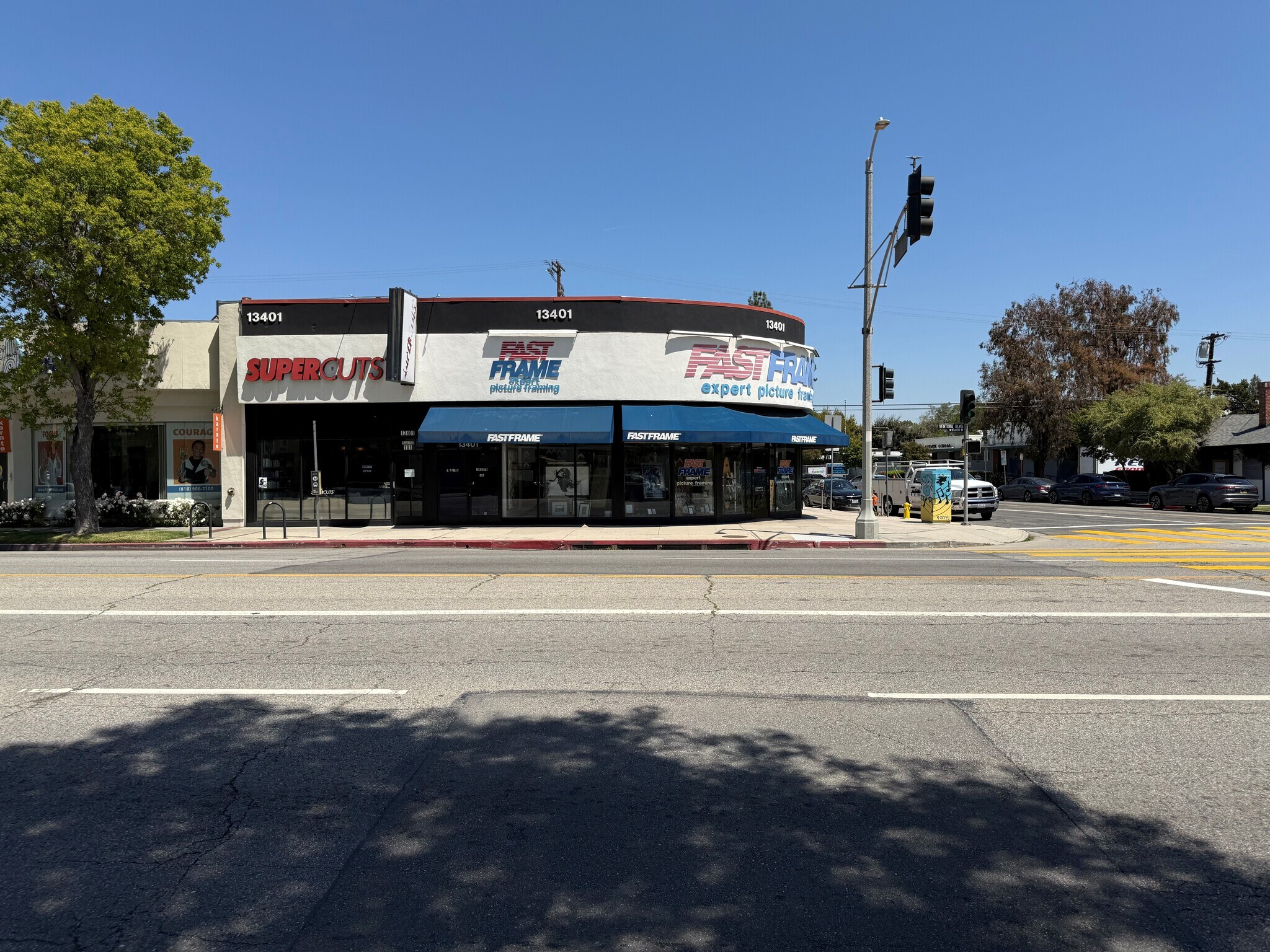 13401 Ventura Blvd, Sherman Oaks, CA à vendre Photo du bâtiment- Image 1 de 1