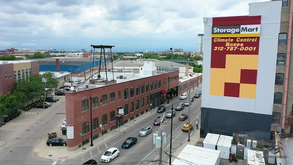 1000 N Halsted St, Chicago, IL à louer - Vidéo sur l’inscription commerciale - Image 2 de 19