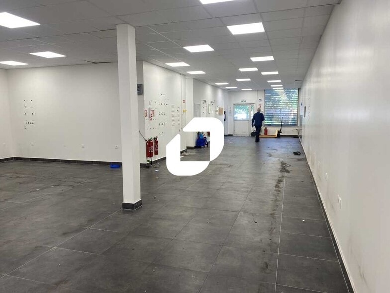 Flex in Arcueil for sale - Interior Photo - Image 2 of 8