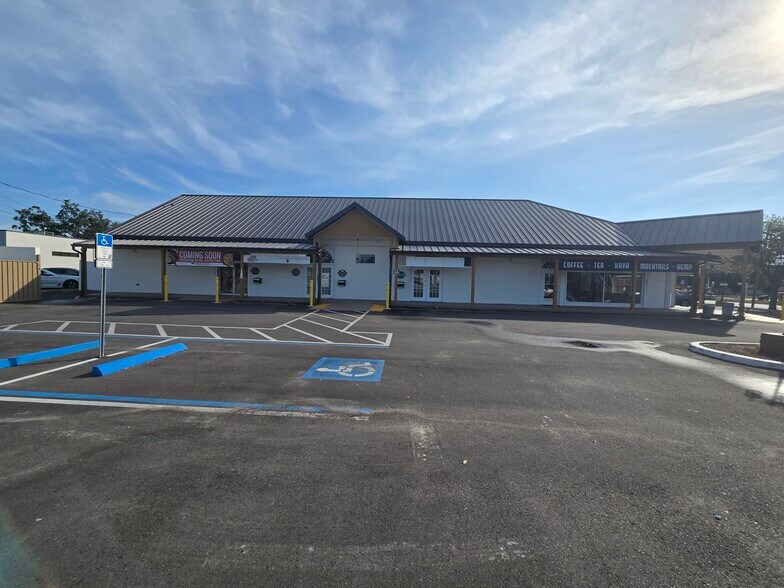 1001 N Macdill Ave, Tampa, FL à louer - Photo du bâtiment - Image 2 de 9