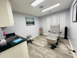 867 W Lancaster Blvd, Lancaster, CA for lease Interior Photo- Image 1 of 20