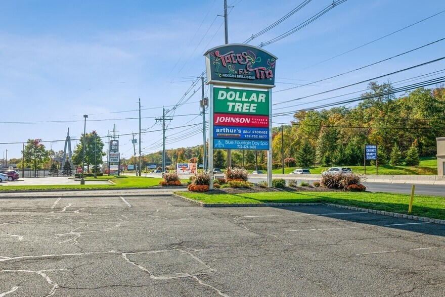 215 US Highway 22, Green Brook, NJ à louer - Photo du bâtiment - Image 2 de 5
